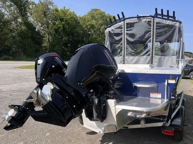 Slide: The Image of Thunder Jet 185 Luxor 2024 - 3