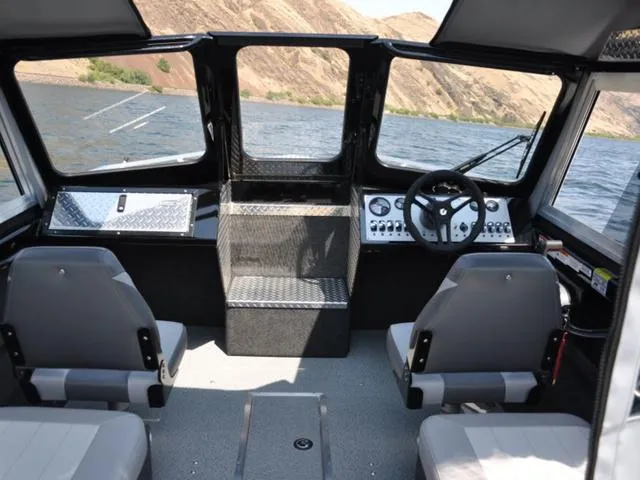 Slide: The Image of Thunder Jet 185 Luxor 2024 - 5