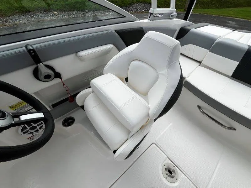 Slide: The Image of Chaparral 21 SSi OB 2022 - 55