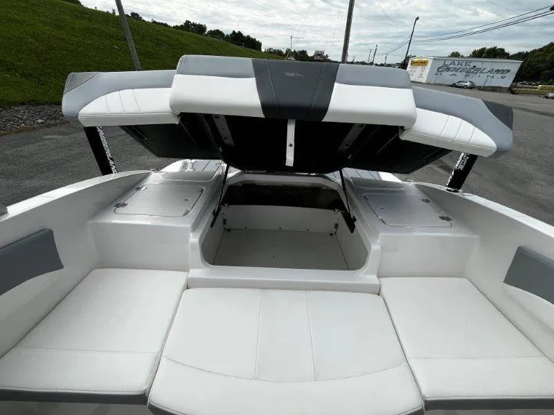 Slide: The Image of Chaparral 21 SSi OB 2022 - 64