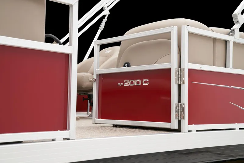 Slide: The Image of Ranger Reata 200C 2024 - 32