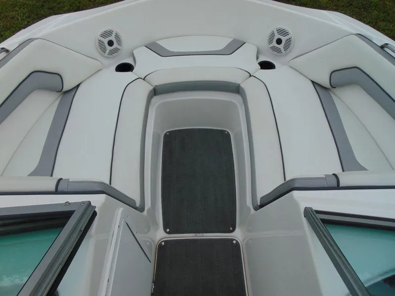 Slide: The Image of Yamaha SX190 2018 - 11