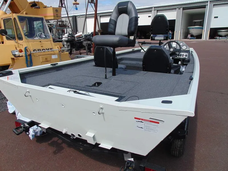 Slide: The Image of Crestliner 1700 Ridge 2025 - 4