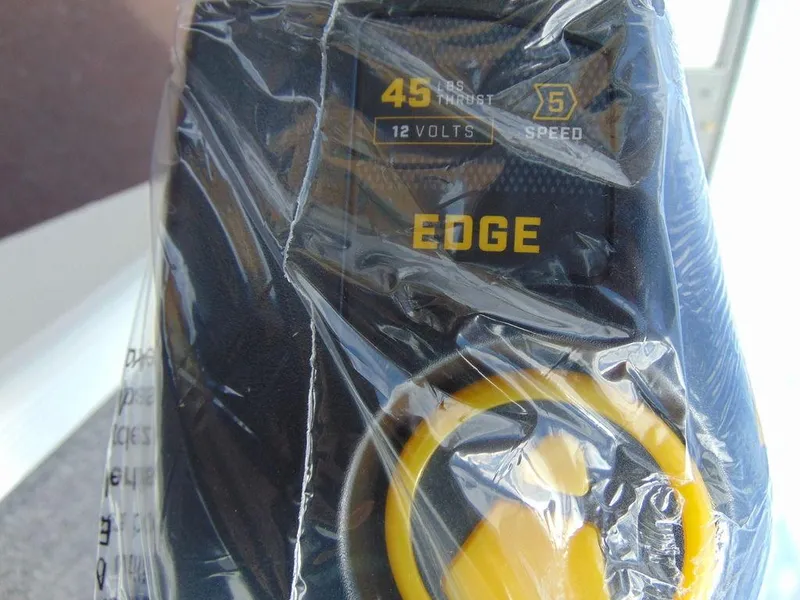 Slide: The Image of Crestliner 1700 Ridge 2025 - 6