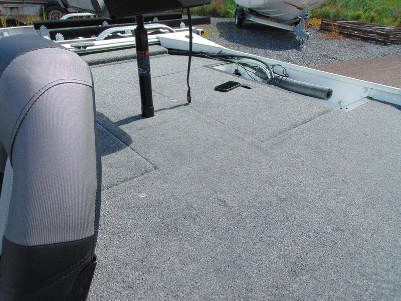 Slide: The Image of Crestliner 1700 Ridge 2025 - 8