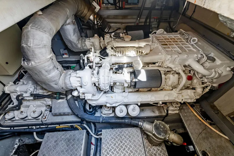 Slide: The Image of Sunseeker Predator 75 2001 - 58