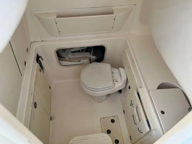 Slide: The Image of Boston Whaler 320 Outrage 2003 - 10