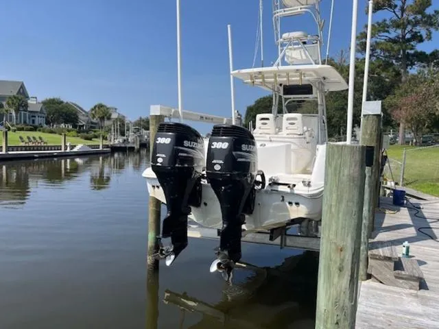 Slide: The Image of Boston Whaler 320 Outrage 2003 - 3