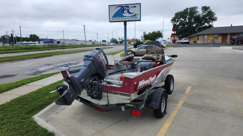 Slide: The Image of 1995 MirroCraft GUIDE IMPACT 16 V boat parked near ABC Marine Sales. - 7