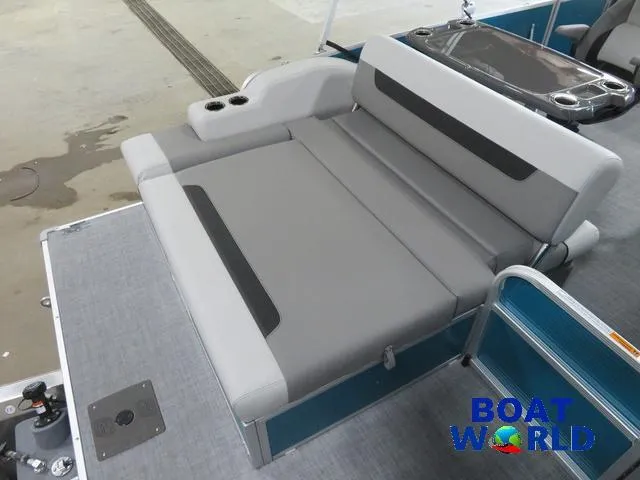 Slide: The Image of Princecraft Vectra 23 RL SS Swingback Pontoon & Mercury 4-Stro 2025 - 21