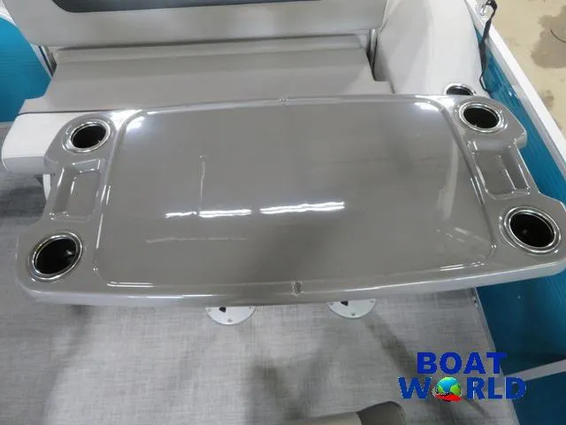 Slide: The Image of Princecraft Vectra 23 RL SS Swingback Pontoon & Mercury 4-Stro 2025 - 29