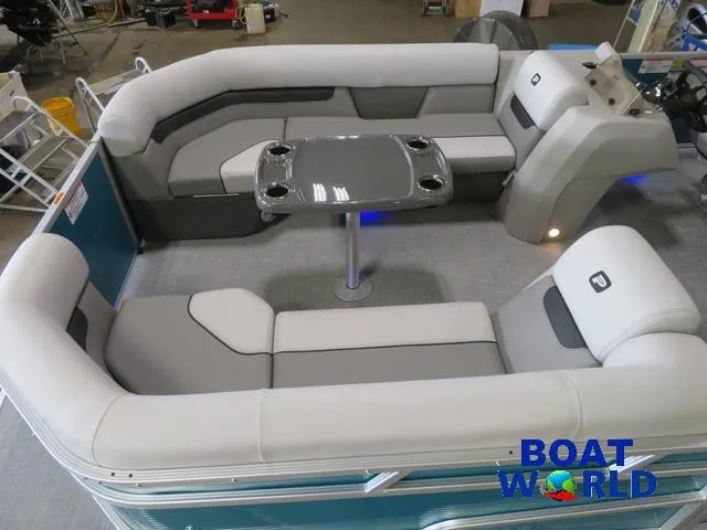 Slide: The Image of Princecraft Vectra 23 RL SS Swingback Pontoon & Mercury 4-Stro 2025 - 3