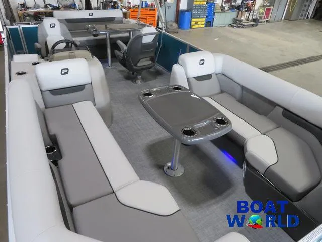 Slide: The Image of Princecraft Vectra 23 RL SS Swingback Pontoon & Mercury 4-Stro 2025 - 31