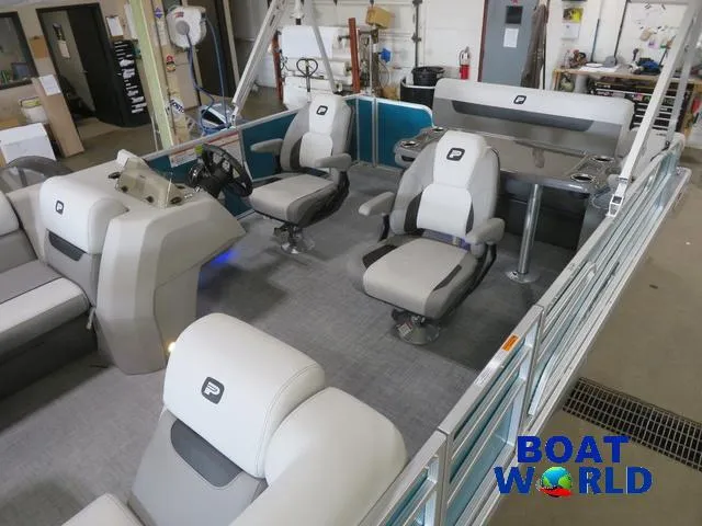 Slide: The Image of Princecraft Vectra 23 RL SS Swingback Pontoon & Mercury 4-Stro 2025 - 4