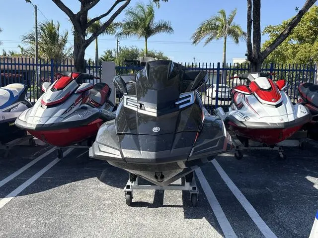 Slide: The Image of Yamaha FX Cruiser SVHO 2018 - 3