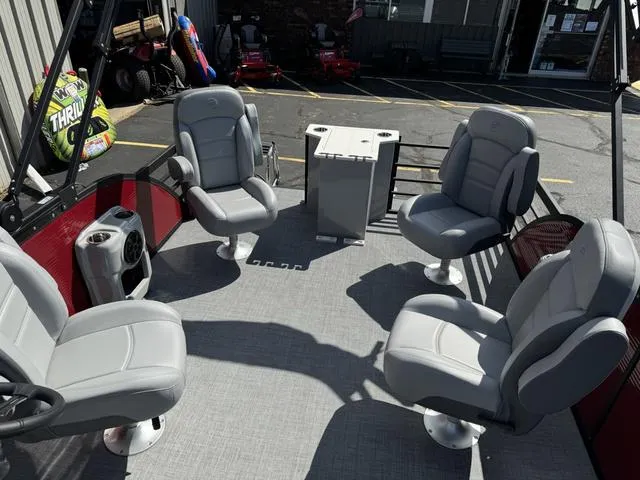 Slide: The Image of Flagship E20RF 2025 - 16