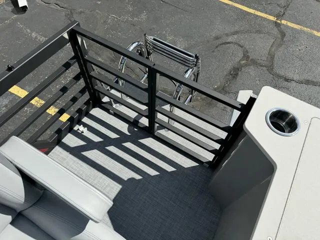 Slide: The Image of Flagship E20RF 2025 - 18