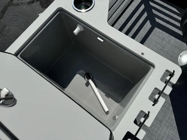 Slide: The Image of Flagship E20RF 2025 - 19