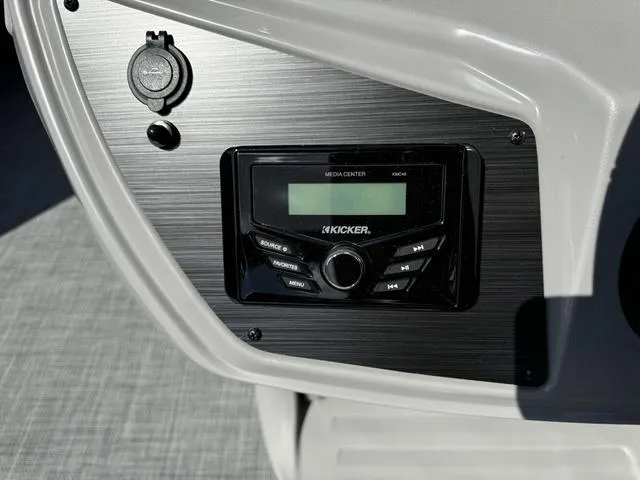 Slide: The Image of Flagship E20RF 2025 - 25