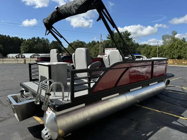 Slide: The Image of Flagship E20RF 2025 - 7