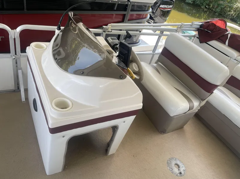 Slide: The Image of Fisher Boats Liberty 240 2004 - 5