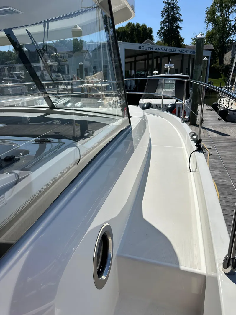 Slide: The Image of Beneteau Swift Trawler 41 2022 - 15