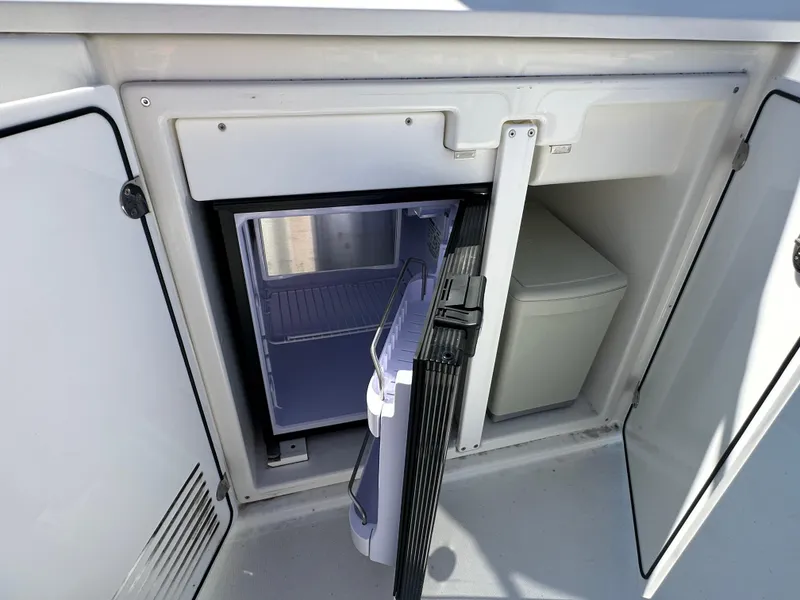 Slide: The Image of Beneteau Swift Trawler 41 2022 - 25