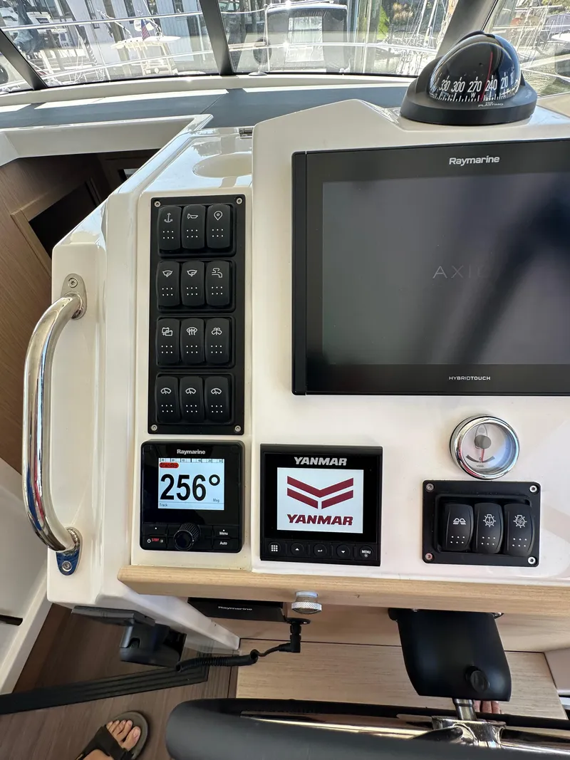 Slide: The Image of Beneteau Swift Trawler 41 2022 - 41