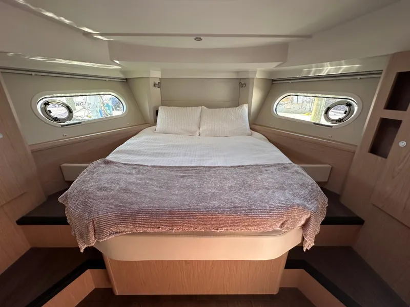 Slide: The Image of Beneteau Swift Trawler 41 2022 - 48