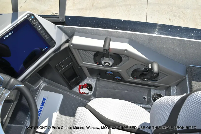 Slide: The Image of Ranger 620FS Lowrance Cup 2025 - 30