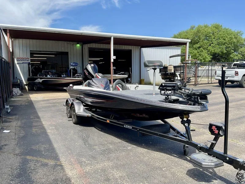 Slide: The Image of Bass Cat Pantera Classic 2025 - 13