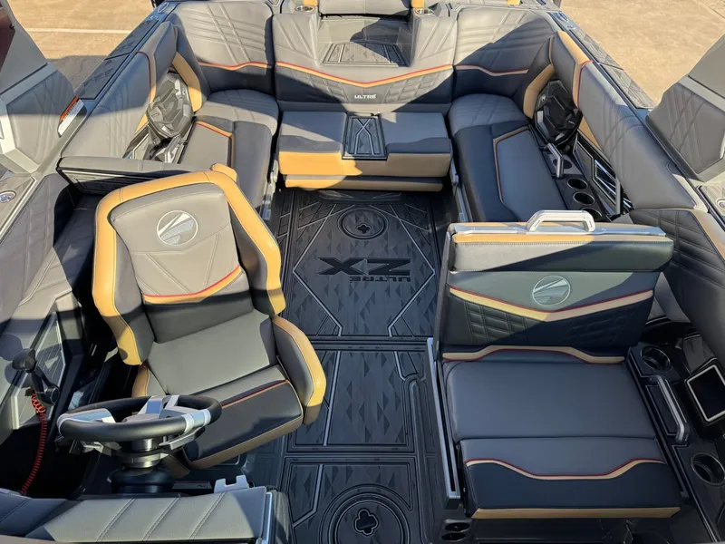 Slide: The Image of Tigé Ultré 23ZX 2025 - 21