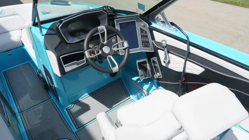 Slide: The Image of MasterCraft X24 2021 - 10