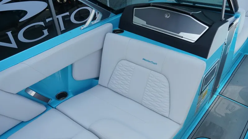 Slide: The Image of MasterCraft X24 2021 - 11