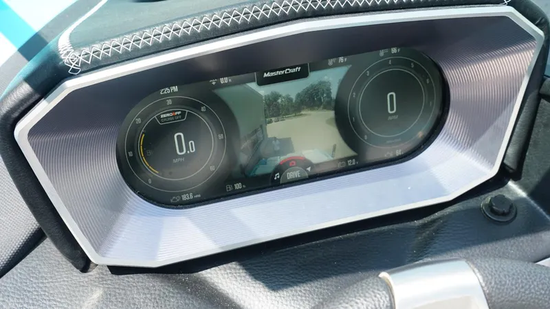 Slide: The Image of MasterCraft X24 2021 - 12