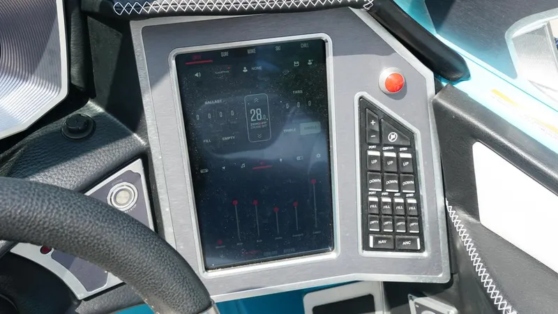 Slide: The Image of MasterCraft X24 2021 - 13