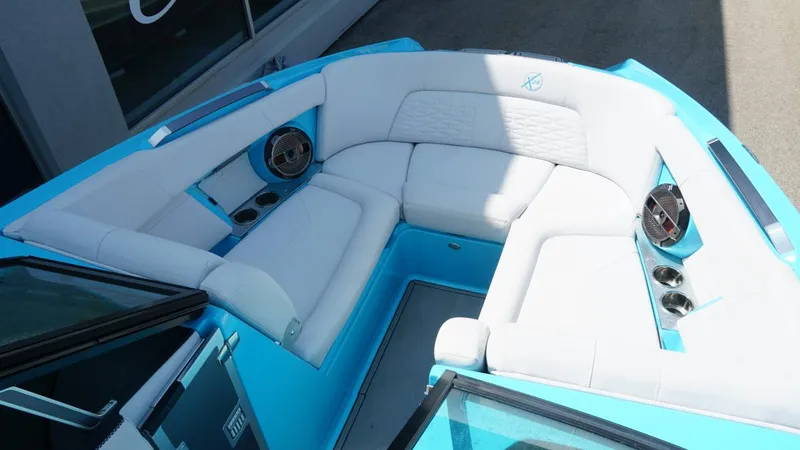 Slide: The Image of MasterCraft X24 2021 - 15