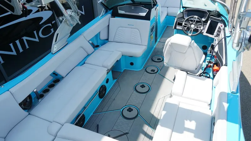 Slide: The Image of MasterCraft X24 2021 - 7