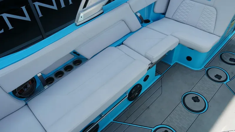 Slide: The Image of MasterCraft X24 2021 - 9