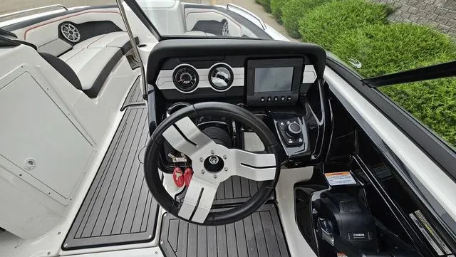 Slide: The Image of Yamaha 212X 2018 - 11