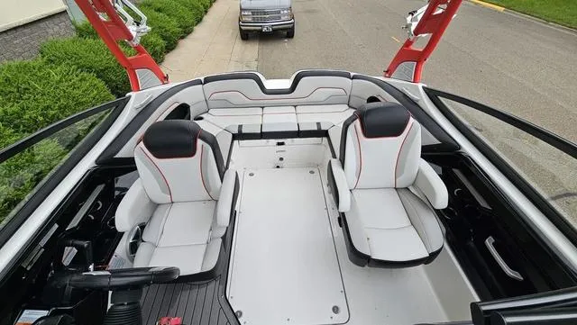 Slide: The Image of Yamaha 212X 2018 - 6