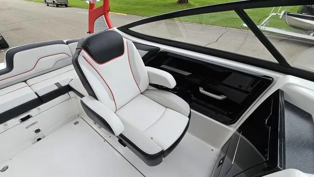 Slide: The Image of Yamaha 212X 2018 - 8