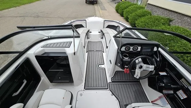 Slide: The Image of Yamaha 212X 2018 - 12