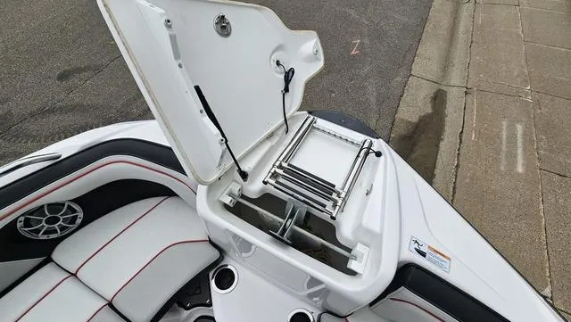 Slide: The Image of Yamaha 212X 2018 - 18