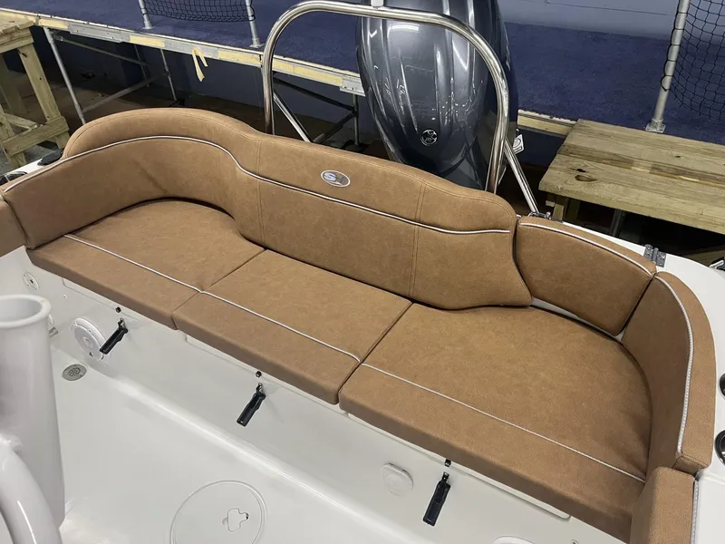 Slide: The Image of Sea Hunt 229 Ultra ULTRA 2025 - 11