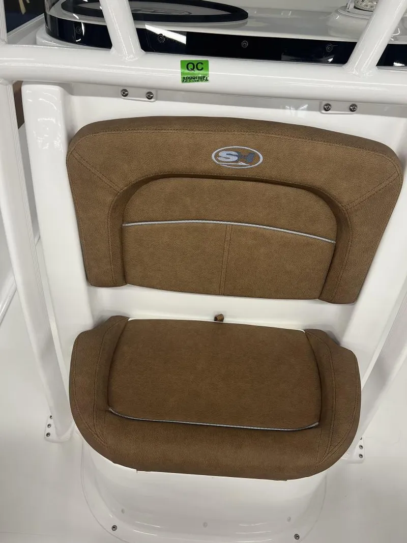 Slide: The Image of Sea Hunt 229 Ultra ULTRA 2025 - 15