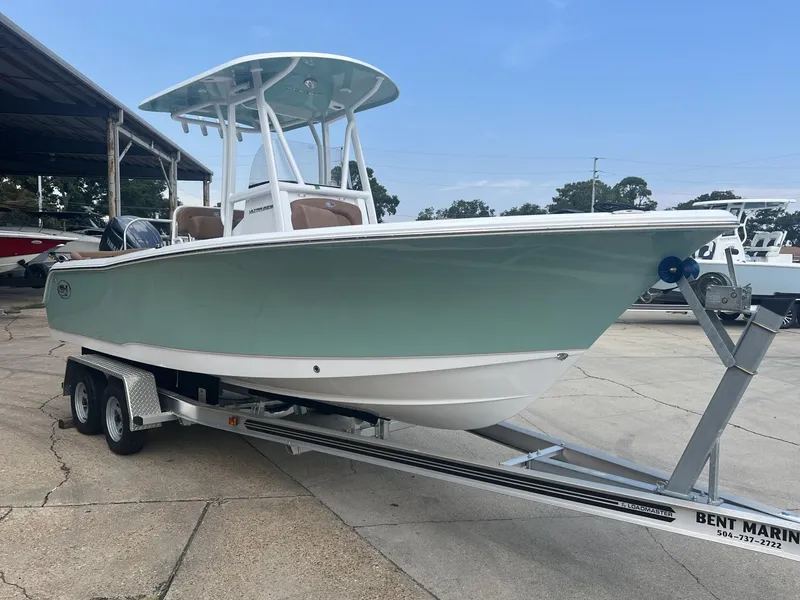 Slide: The Image of Sea Hunt 229 Ultra ULTRA 2025 - 3