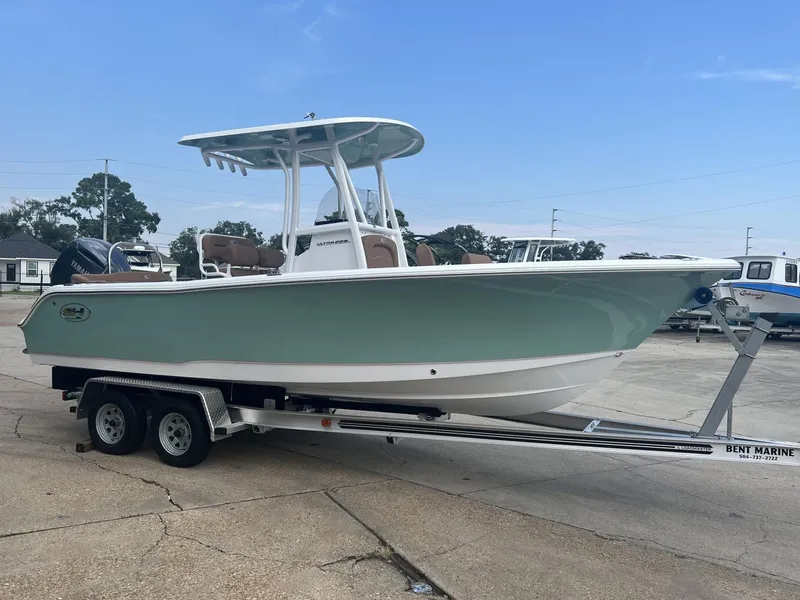 Slide: The Image of Sea Hunt 229 Ultra ULTRA 2025 - 4