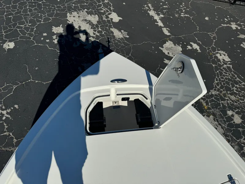 Slide: The Image of Open hatch on 2025 Pathfinder 2500 Hybrid boat deck. - 41