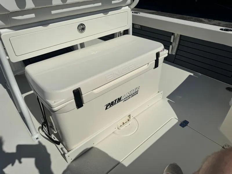 Slide: The Image of Pathfinder 2500 Hybrid 2025 - 60